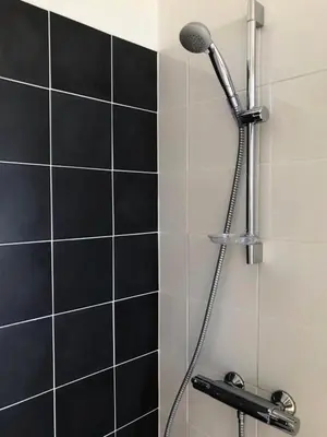 Salle de bains dans l'établissement Gîte de France A perle de vue 4 épis - Gîte de France 14 personnes MAE-0294