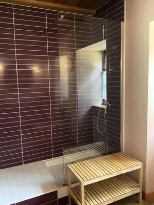 Salle de bains dans l'établissement Gîte de France Les belettes 2 épis - Gîte de France 4 personnes MAE-0304