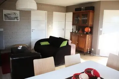 Cuisine ou kitchenette dans l'établissement Gîte de France à Saint-Germain-Lavolps 3 épis - Gîte de France 4 personnes MAE-0314