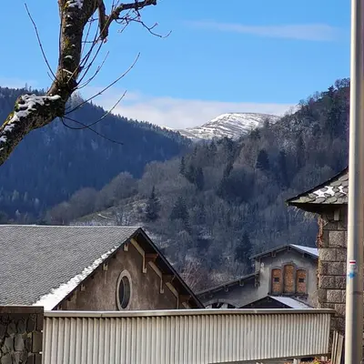 Vue générale sur la montagne ou vue sur la montagne depuis l'appartement