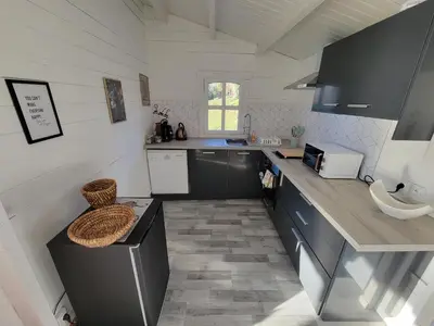 Cuisine ou kitchenette dans l'établissement Bienvenue au CHAT LAIT - Chalet - Gîte 4 pièces - 70m - Cosy