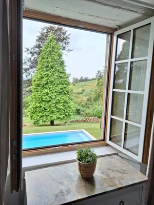 Piscine de l'établissement Domaine de Faugeras ou située à proximité