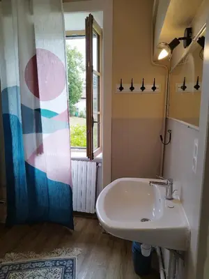 Salle de bains dans l'établissement Domaine de Faugeras