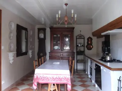 Cuisine ou kitchenette dans l'établissement Gîte Adrienne au Theil
