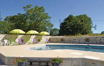 Piscine de l'établissement La Martine ou située à proximité