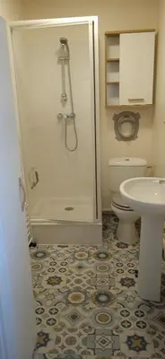 Salle de bains dans l'établissement Appartement Centre Ville MONT DORE Vacances et Week-End Classé 3 Etoiles