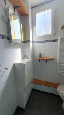 Salle de bains dans l'établissement *L'Anatole*/Haute Ville/TULLE