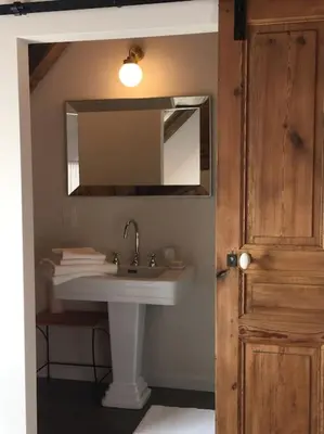 Salle de bains dans l'établissement Gîte du Milan royal