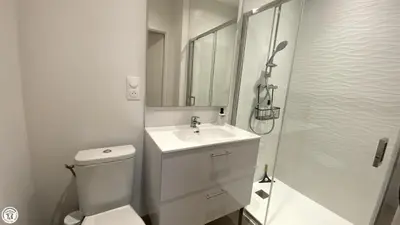 Salle de bains dans l'établissement Breakislebed 3 Maisons CHU LIMOGES