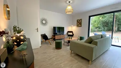 Télévision ou salle de divertissement dans l'établissement Breakislebed 3 Maisons CHU LIMOGES