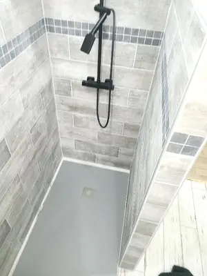 Salle de bains dans l'établissement Appartement confortable à La Bourboule, 64 m², balcons agréables