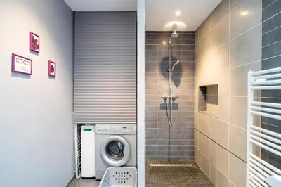 Salle de bains dans l'établissement L'Escapade du Petit Mas - Appt climatisé