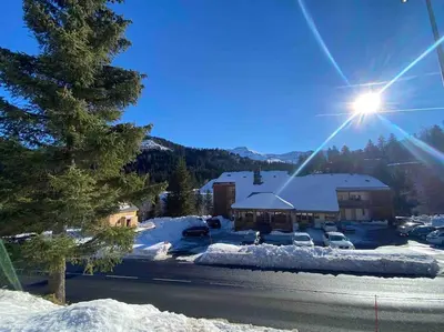 Vue générale sur la montagne ou vue sur la montagne depuis l'appartement