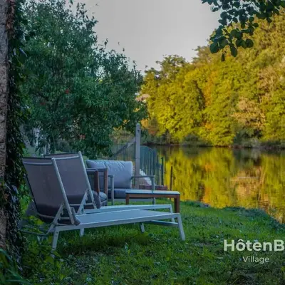 Vienne's Splendor Charming T5 by the River - Near Limoges CHU