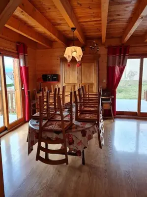 Coin salon dans l'établissement Chalet, Murat (nouveau logement)