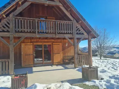 L'établissement Chalet, Murat (nouveau logement) en hiver