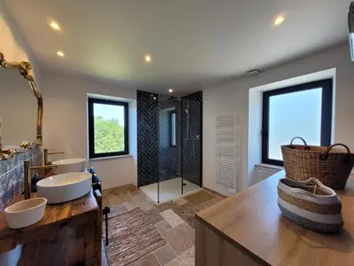 Salle de bains dans l'établissement Gite de la Quiétude