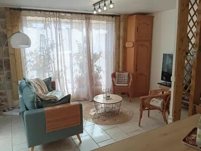 Télévision ou salle de divertissement dans l'établissement Gîte La Forge proche Rocamadour, Padirac