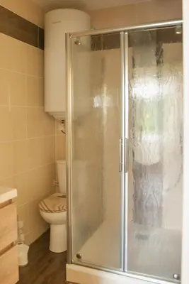 Salle de bains dans l'établissement Maison de maître de 1789 rénovée avec piscine