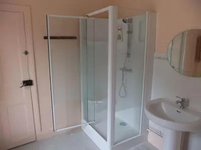 Salle de bains dans l'établissement Gite au sein du Parc des Volcans d'Auvergne, tous commerces à pied