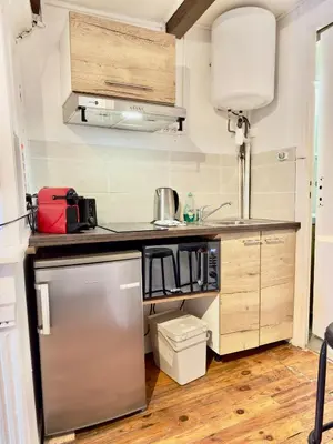 Cuisine ou kitchenette dans l'établissement «Studio 1 » Rue Huchette -DABNB