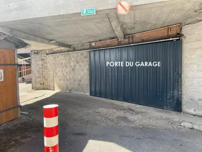 Plan de l'établissement Le Clos des Baleines 1er étage avec 1 place de parking privée dans un garage