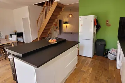 Cuisine ou kitchenette dans l'établissement Duplex 4 pers, plein centre de Montignac-Lascaux