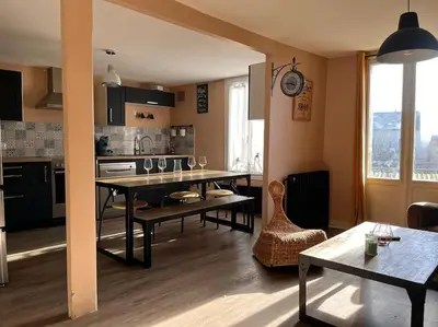 Cuisine ou kitchenette dans l'établissement Le cozy des tuilières, 2 ch
