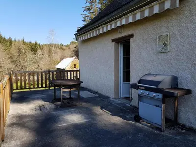 Barbecue disponible mis à disposition des clients de l'appartement