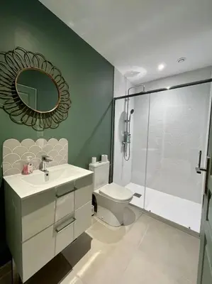 Salle de bains dans l'établissement LesCinqSuites/12 couchages-DABNB