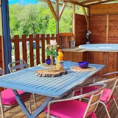 Le nid des Garrigues avec Jacuzzi privé