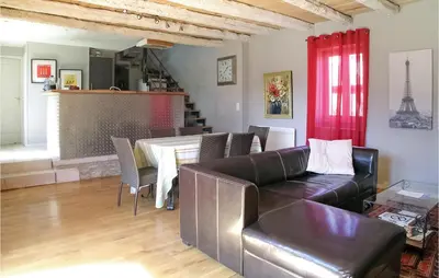 Cuisine ou kitchenette dans l'établissement Stunning Home In Coly With Wifi