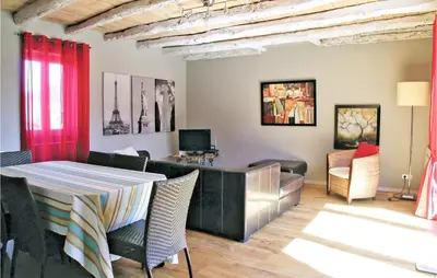 Coin salon dans l'établissement Stunning Home In Coly With Wifi