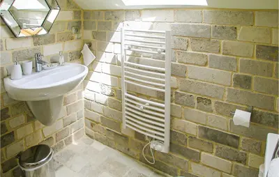 Salle de bains dans l'établissement Amazing Home In Les Farges