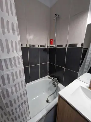 Salle de bains dans l'établissement Studio proche rectorat et théâtre de l'union