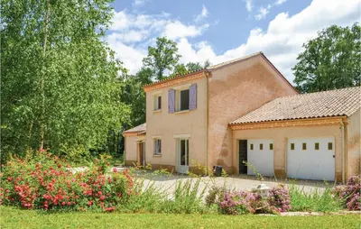 Jardin de l'établissement Cozy Home In Payzac With Kitchen