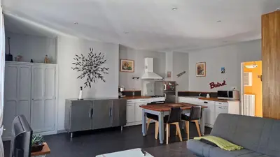Cuisine ou kitchenette dans l'établissement Le gîte de La Tête de l'Art