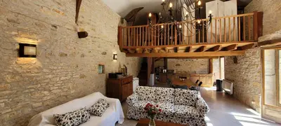 Coin salon dans l'établissement Séjour à la campagne en Périgord Noir