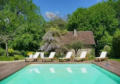 Piscine de l'établissement Le Rustique ou située à proximité