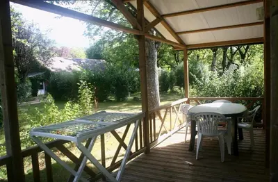 Jardin de l'établissement Chalet 4 étoiles - Piscine - ef0c00