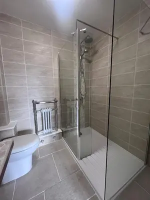 Salle de bains dans l'établissement Le Cantou
