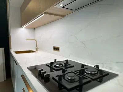 Cuisine ou kitchenette dans l'établissement Lodge 5 étoiles - Home Chic dans les prés