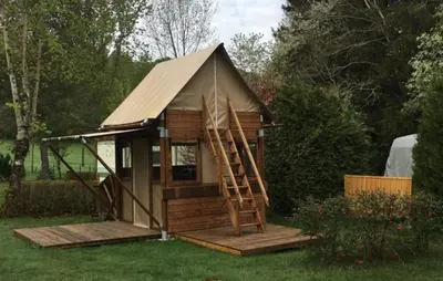 Jardin de l'établissement Camping la Vallée