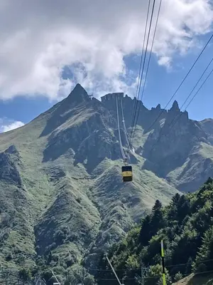 Vue générale sur la montagne ou vue sur la montagne depuis l'appartement