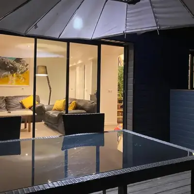 Appartement climatisé avec sa terrasse de 25 M2