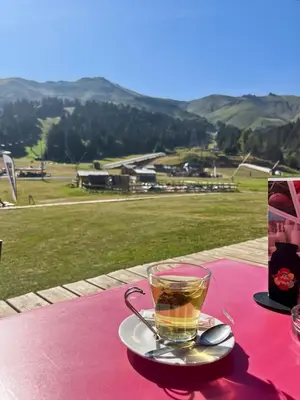 Vue générale sur la montagne ou vue sur la montagne depuis l'appartement