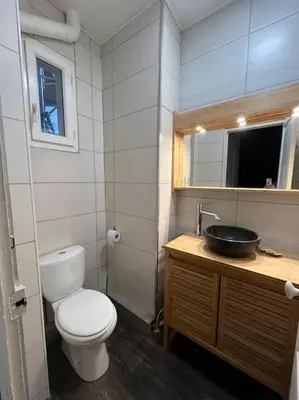 Salle de bains dans l'établissement Le Cocon Urbain, Hyper centre-Vaste-Lumineux