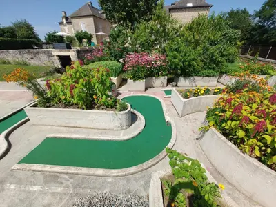 Jardin de l'établissement Les Dépendances du Château