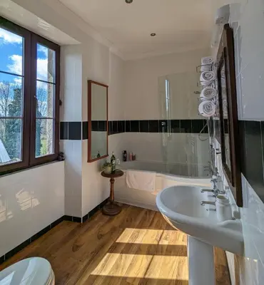 Salle de bains dans l'établissement Trente-Trois Le Nouhaud