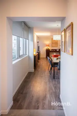 Cuisine ou kitchenette dans l'établissement The Chinchauvaud Cosy - Oasis of Freshness in the Heart of the City